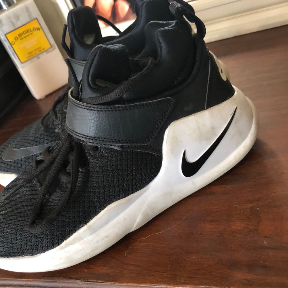 Nike - Picture 3 of 3